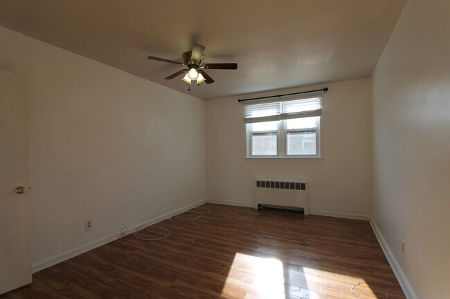 Building Photo - 6460 Ardleigh St