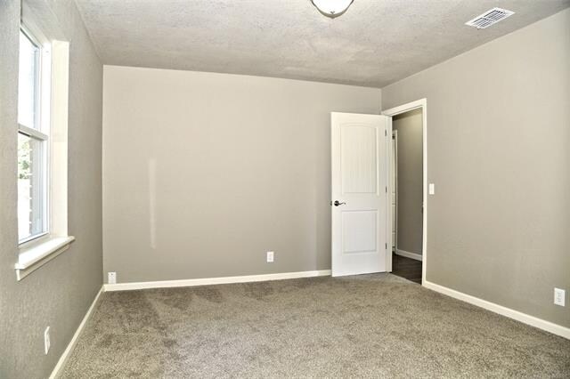Building Photo - 1262 E 140th St