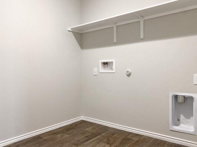 Building Photo - 12729 Brahmin Dr