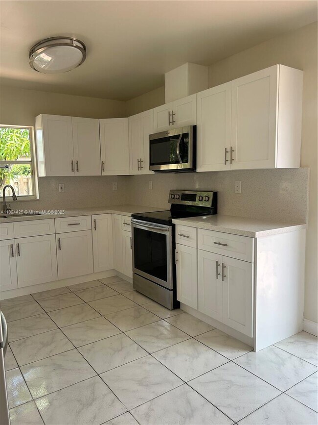 Building Photo - 1107 NW 132nd Ct