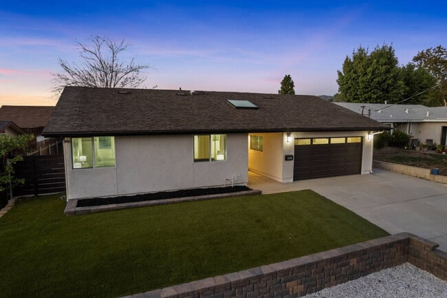 Building Photo - 1676 Raynell Way