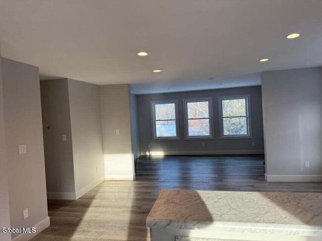 Building Photo - 199 US-4