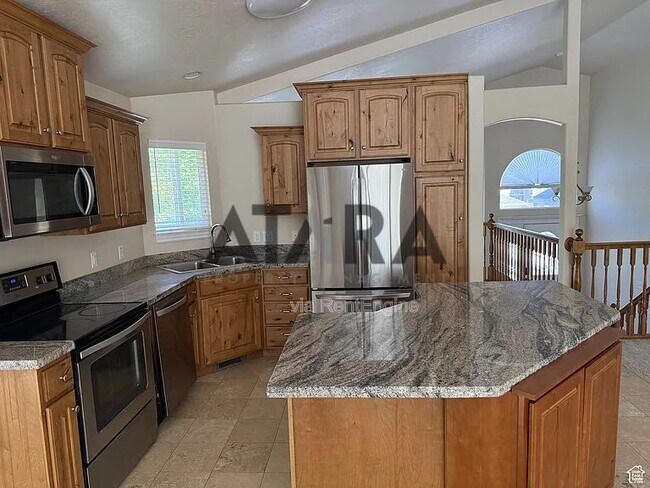 Building Photo - 941 Fremont Rd