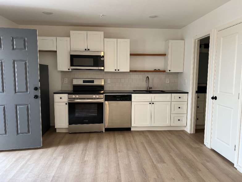 Building Photo - 3406 TX-36