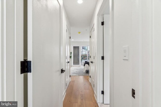 Building Photo - 1106 N Bodine St