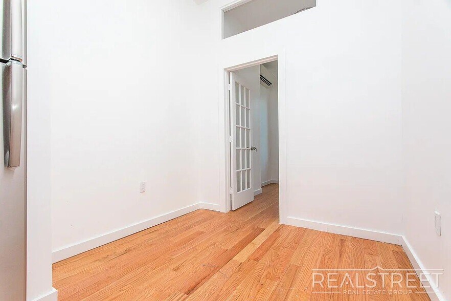 Building Photo - Troutman Street