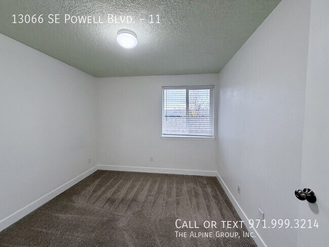 Building Photo - 13066 SE Powell Blvd