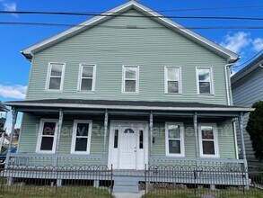Building Photo - 327 E Locust St