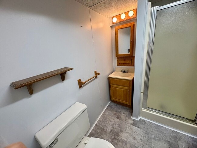 Building Photo - 3 Bedroom 2 Bathroom Cape Cod Available in York!