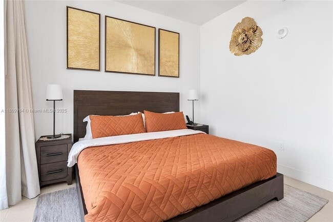 Building Photo - 601 NE 1st Ave