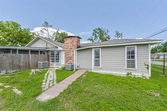Building Photo - 14249 Brownsville St