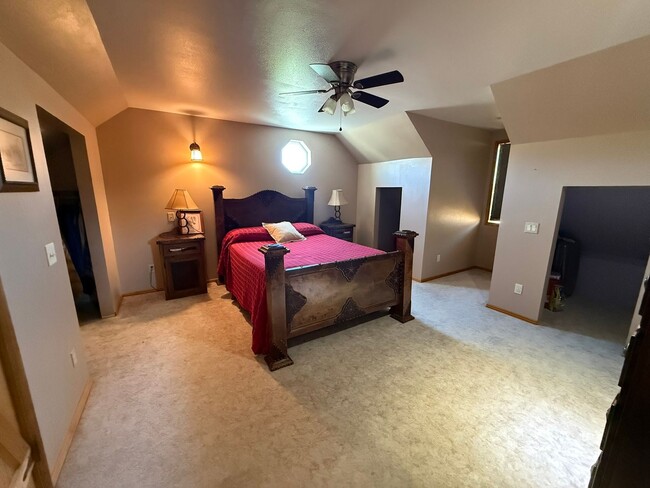 Building Photo - Dream Stevensville Horse Property on 8 acres