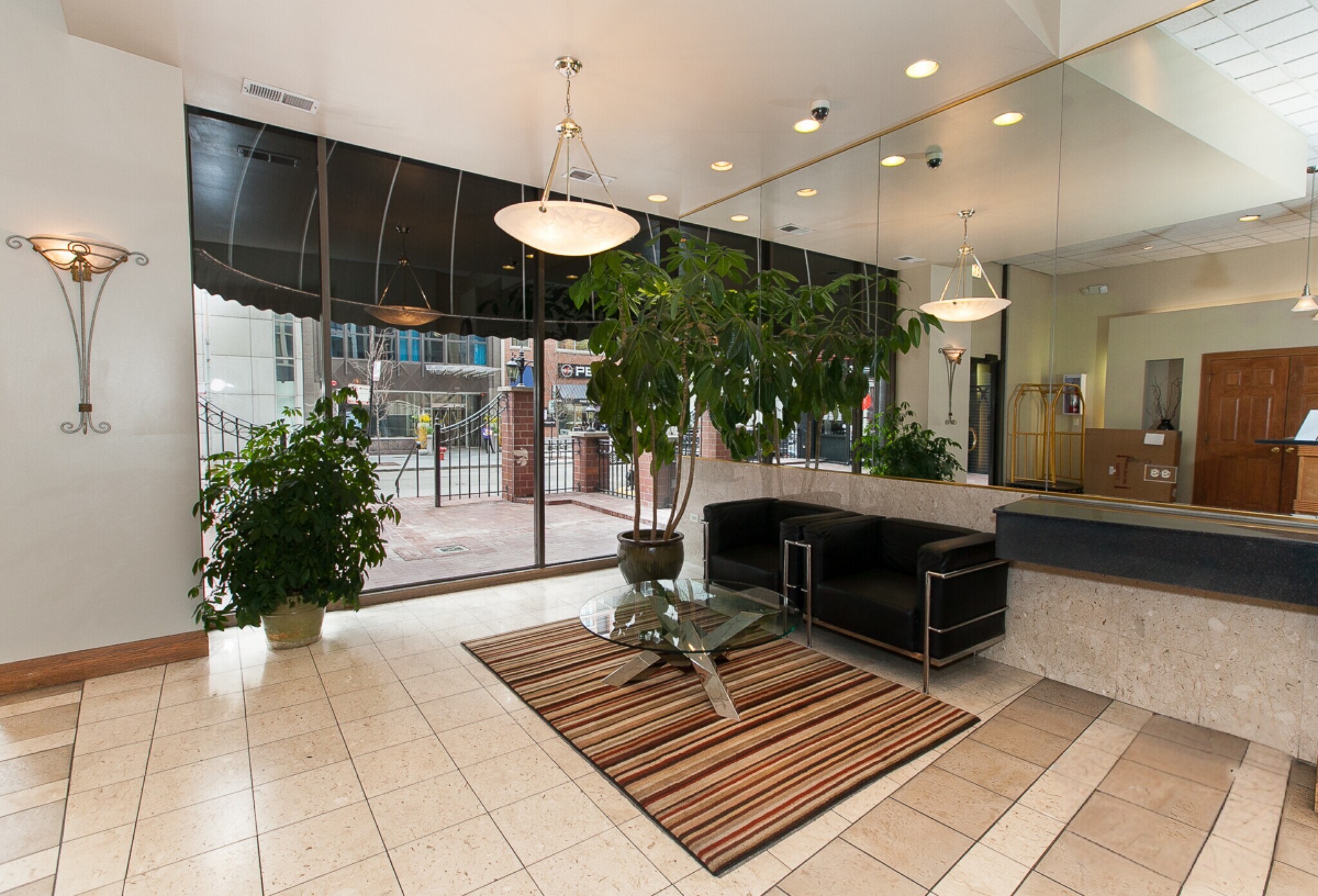 Building Photo - 230 E Ontario St