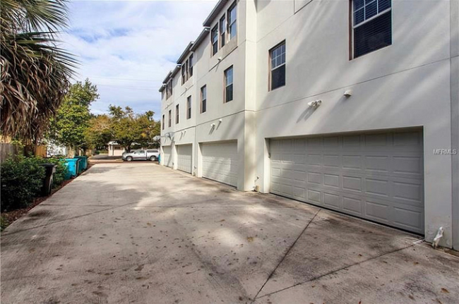 Building Photo - 736 N Fern Creek Ave