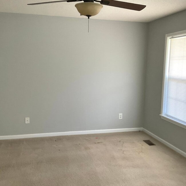 Building Photo - Home with 3 Bedrooms, 2 Baths with 2 Car G...
