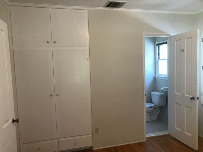 Building Photo - COMING SOON! Beautiful Home near Warner Brothers Studio! AVAILABLE 6/10/2026