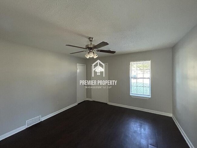 Building Photo - 4717 Chatelet Dr