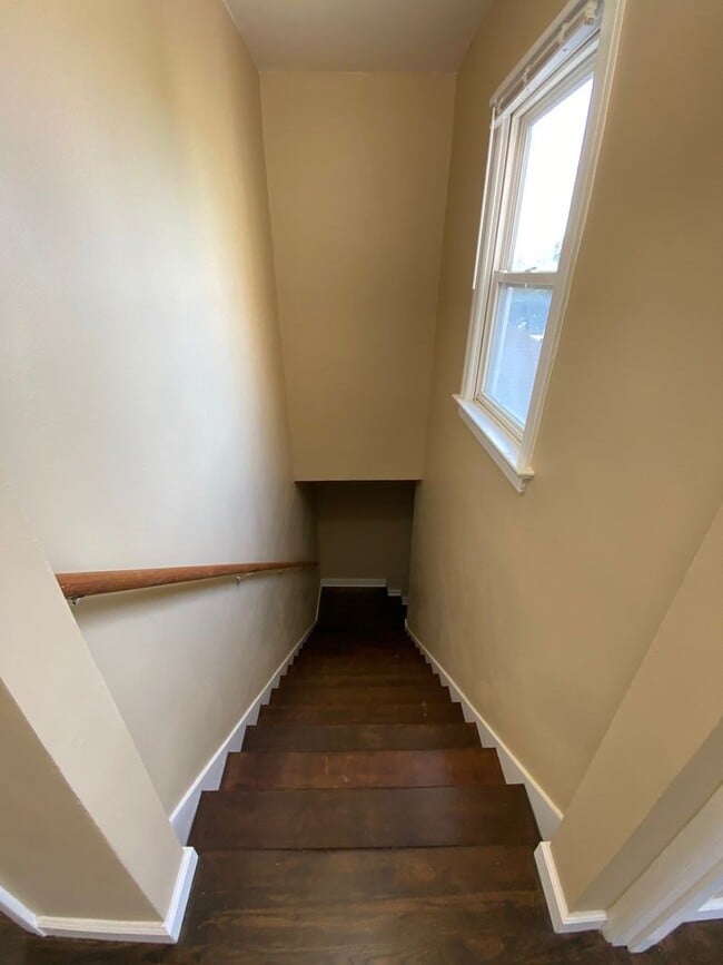 Building Photo - 817 52nd St