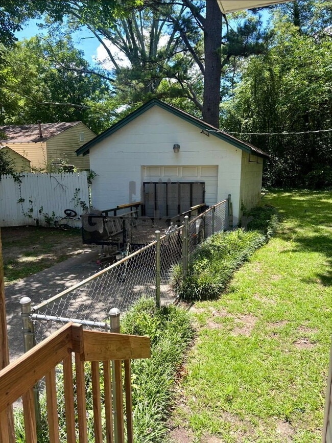 Building Photo - 4787 Hendrix Dr