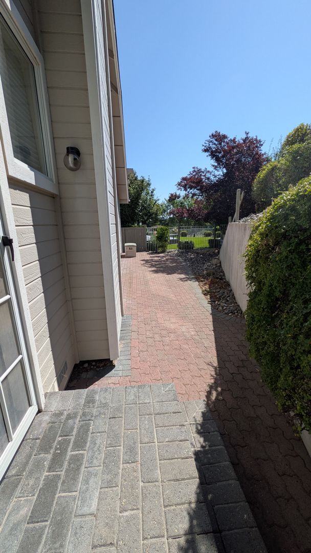 Building Photo - Located in a Gated Community