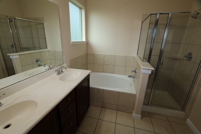 Building Photo - 19631 Little Pine Ln