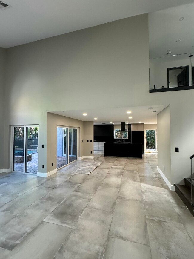 Building Photo - 10366 Buena Ventura Dr