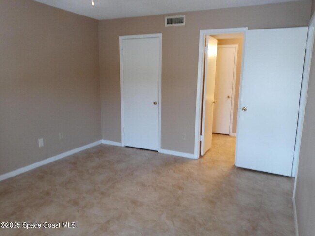 Building Photo - 3550 Sable Palm Ln
