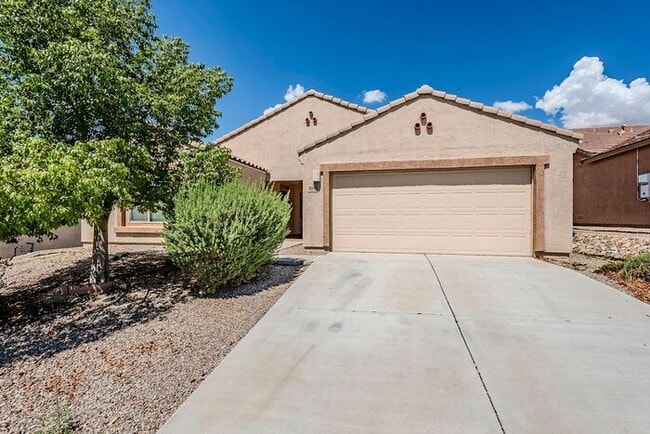 Primary Photo - Bright & Airy 4-Bedroom in Willow Ridge Co...