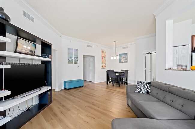 Building Photo - 3001 NE 185th St