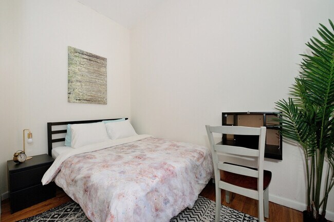 Building Photo - 506 9th Ave