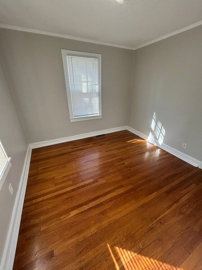 Building Photo - Spacious 4 Bed, 2 Bath Home in Prime Rockhill/Plaza Area Location