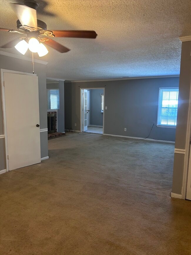 Building Photo - 2940 Parc Lorraine