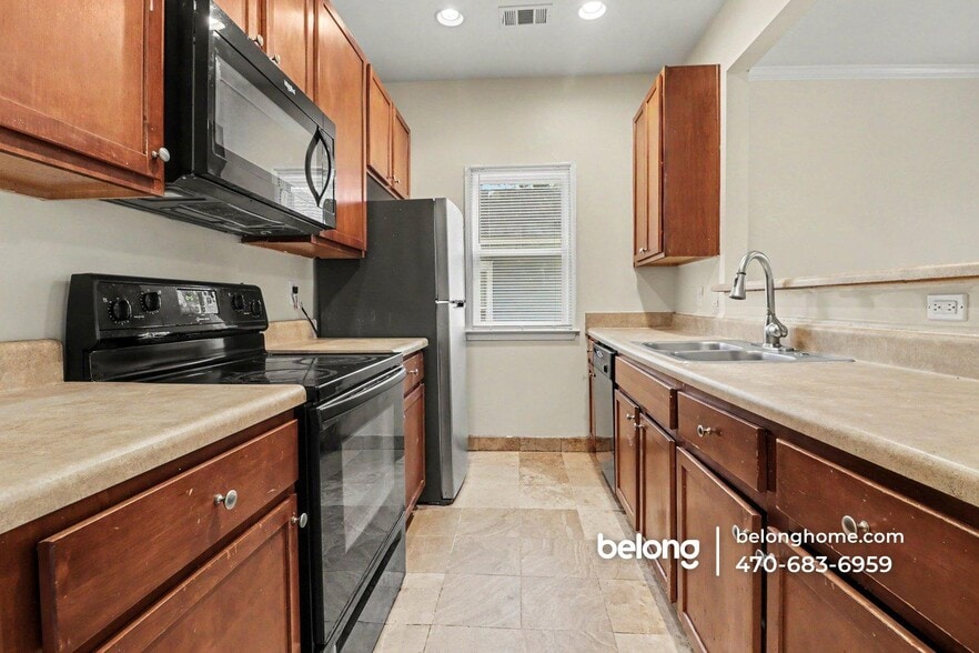 Building Photo - 711 Meldrum St NW