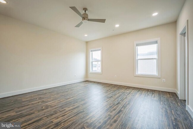 Building Photo - 44764 Tiverton Sq