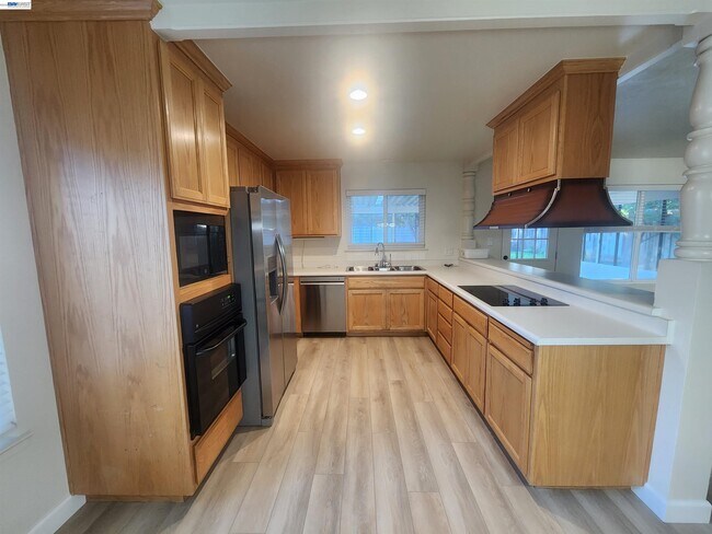 Building Photo - 1829 Rosetree Ct