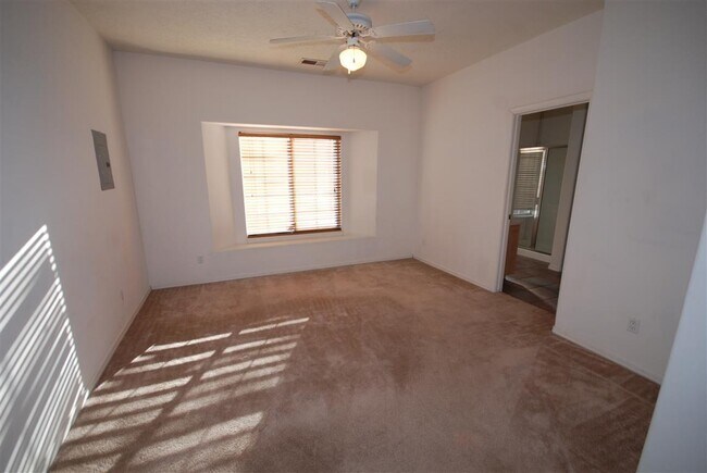 Building Photo - 2 Bedroom, 2.5 Bathroom Townhome near Wyom...