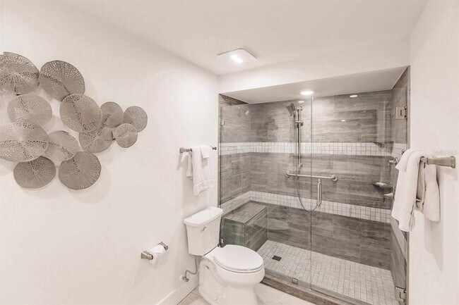 Building Photo - 1125 W Peppertree Dr