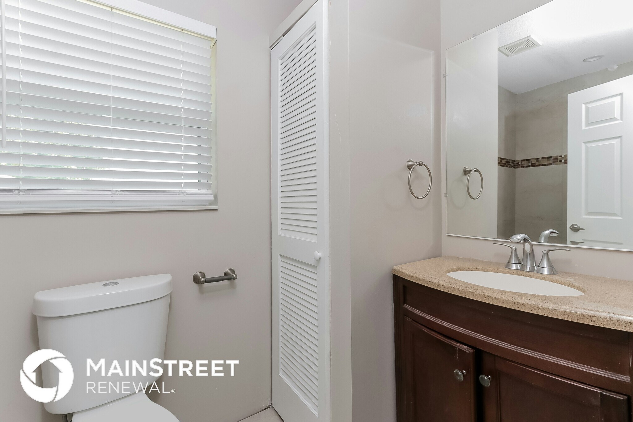 Building Photo - 3299 SE Garden St