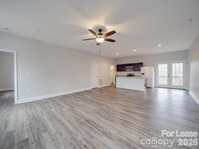 Building Photo - 824 Woodrun Dr