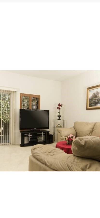 Building Photo - 8554 Burnet Ave