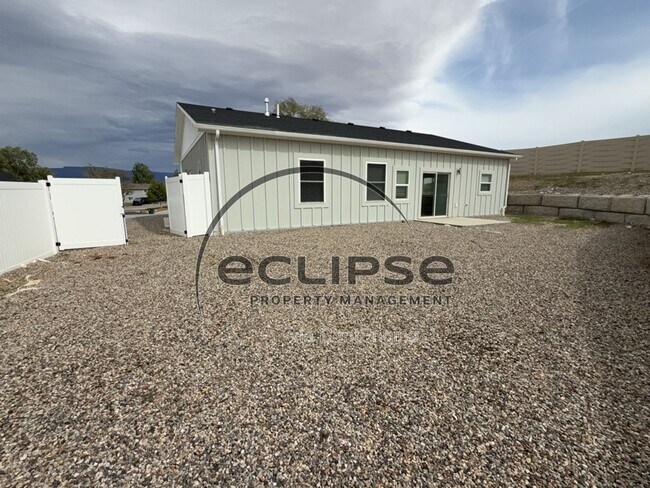 Building Photo - 147 Buena Vista Dr