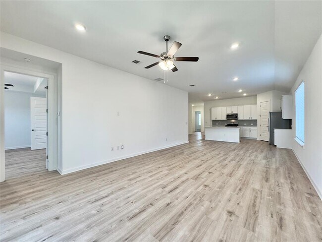 Building Photo - 2109 Gabriels Horn Rd