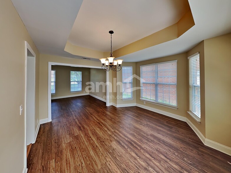 Building Photo - 6728 Autumn Oaks Dr