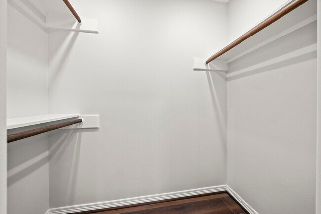 Building Photo - 4023 Breakwood Dr