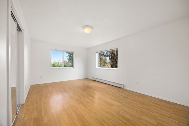 Building Photo - 1301-1305 Mitchell Ave