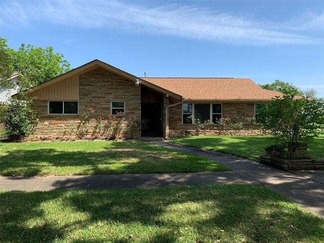Building Photo - 4002 Mischire Dr