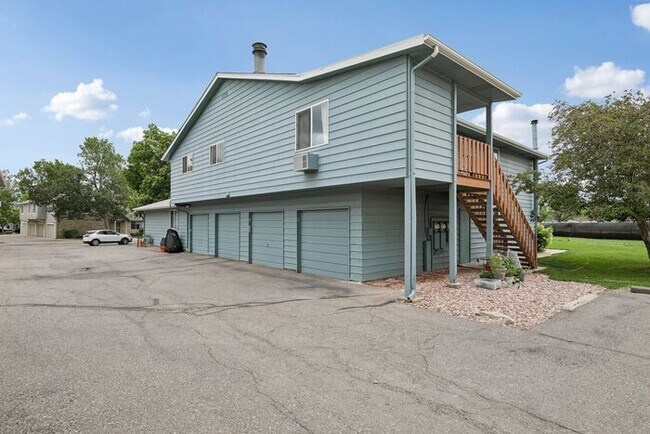 Building Photo - Townhome-Style Living with Greenbelt Views, Attached Garage & Community Pool!