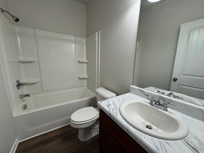Building Photo - Nice 3/2 house in West Rome- $1,995