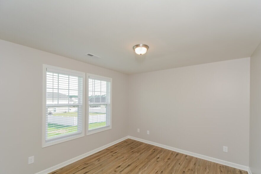 Building Photo - 238 Grovemere Ln