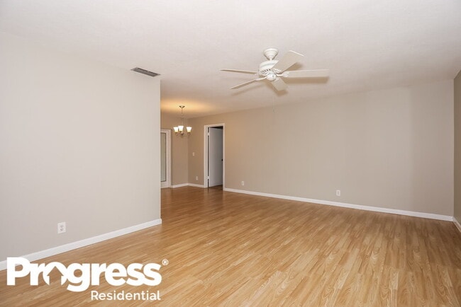 Building Photo - 12695 Westport Cir